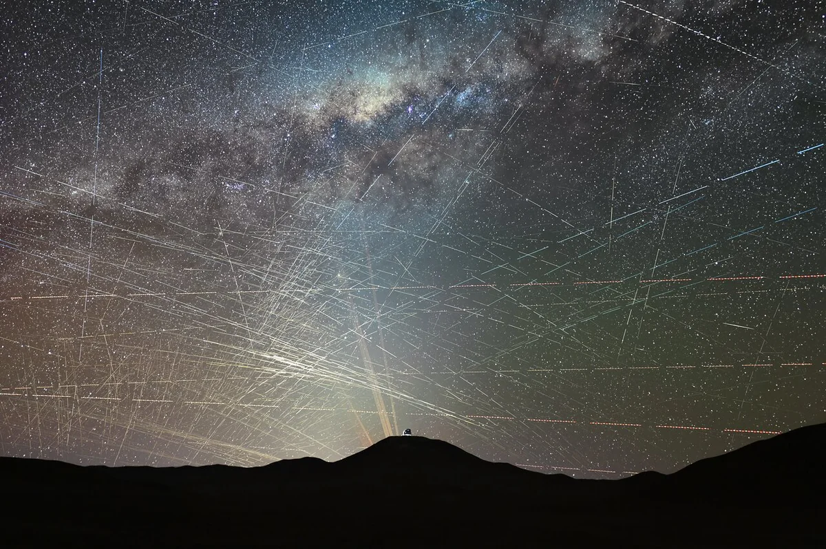 170 萬顆衛星和太空鏡片將毀掉夜空？ESO 研究警告天文學面臨「毀滅性後果」