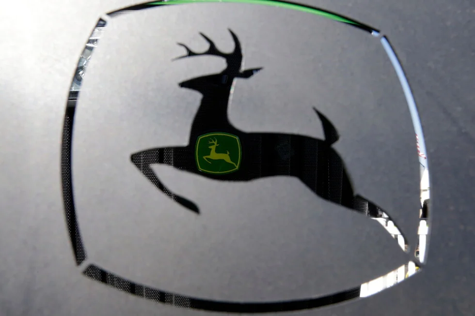 FTC 與五州聯合出手 與 John Deere 達成 10 年「維修權」和解 農民終能自己修拖拉機