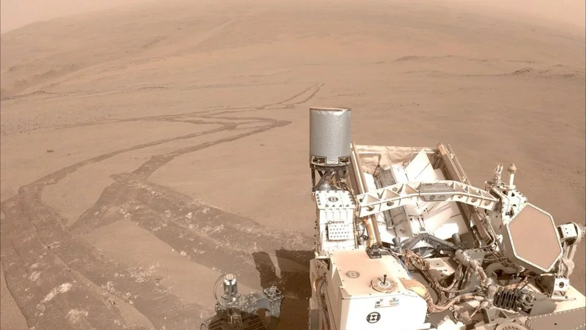 NASA 毅力號即將打破火星行駛紀錄　自駕導航 AutoNav 讓它只用三分之一時間就超越機會號