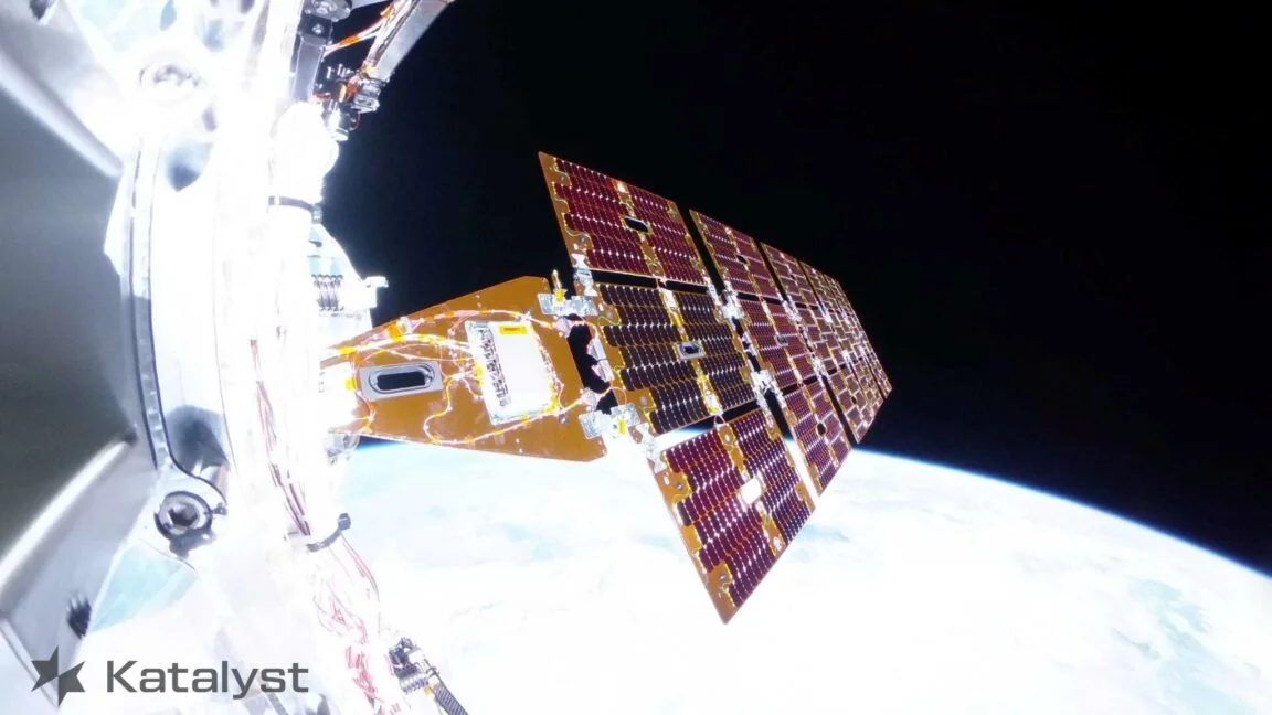NASA 宣告放棄救援 Swift 伽馬射線觀測站：Link 任務失敗，22 年老天文台年內墜毀
